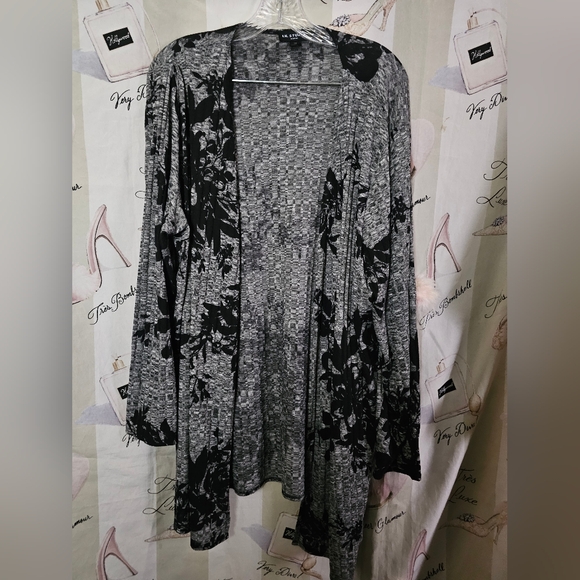 I.N. Studio Black and White Patterned Cardigan - Picture 2 of 4